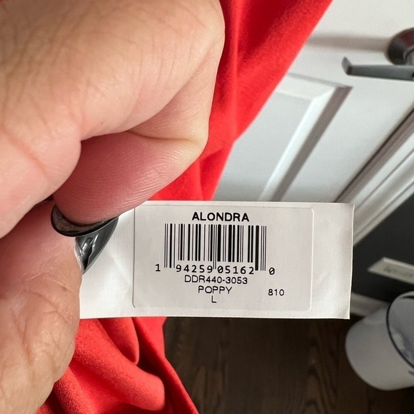 Dress The Population Alondra Dress in Poppy Short Dress - Picture 8 of 8